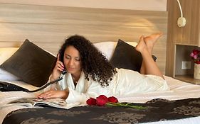 HOtello guest suites